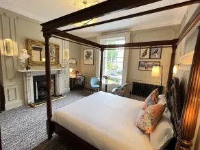 Waterloo Town House & Suites - Chambre