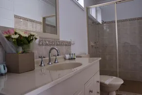 Leeton Centre Motel - Bathroom