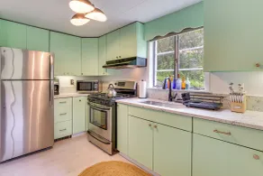 Lakefront Bliss in Mahopac! Charming Home w/ Dock - Innenbereich