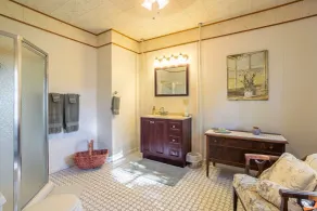 The Cottonwood Inn B&B - Bathroom