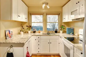 Peaceful Mars Hill Home w/ Porch & Mountain Views - Innvendig