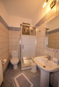 To Pithari - Bathroom