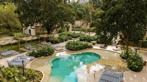 Arde La Selva - Pool