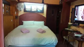 Hadar Bakfar - Room