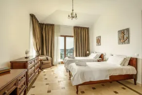 Oak Leaf Residences - Room