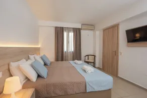 Sunshine Village Hotel - Chambre