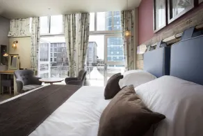 The Ship & Trades - Room