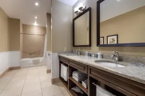 Best Western Parkway Inn & Conference Centre - Salle de bain