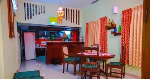 Nutshell-Airport Retreat by the Sea - Hall