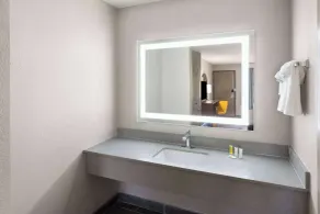 Days Inn & Suites by Wyndham Vicksburg - Salle de bain