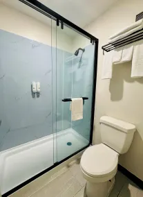 Quality Inn Wytheville - Bathroom