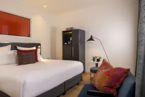 Le 5 Particulier - Room