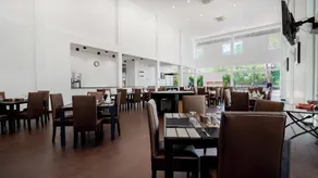 Grand Tamarind Lake - Restaurante