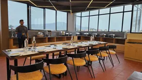 Emerald Urban Comforts - Restaurant