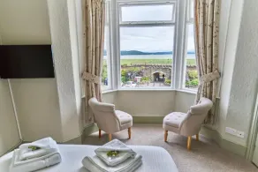 The Commodore Inn - Chambre