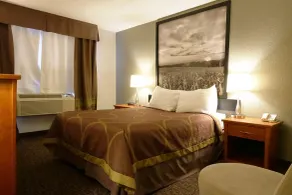 Super 8 by Wyndham Regina - Chambre