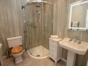 Border View Lodge - Bathroom