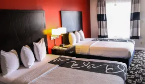 Ramada by Wyndham Oceanside - Chambre