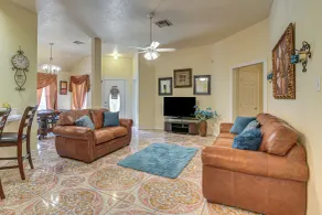 Explore Alvin! Charming Home Near College & Dtwn - Interiör