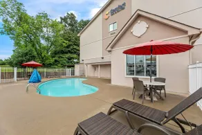 Comfort Inn & Suites Tuscumbia-Muscle Shoals - Pool