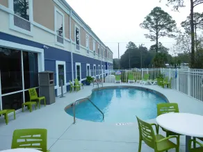 Best Western Waldo Inn & Suites - Pool