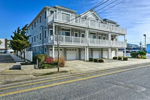 Wildwood Condo: Walk to Beach + Water Parks! - Intérieur