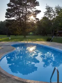 Cedar Falls Motel - Pool