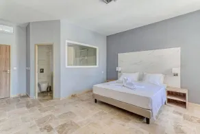 DOMAINE DE LA NERTHE- HOTEL PROVENCE MEDITERRANEE - Zimmer