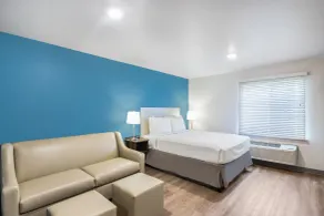 WoodSpring Suites Chicago Addison - Rum