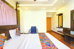 FabHotel Royal Wood Premier -Nr Domlur - Rom