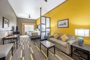 Best Western Plus Emerald Inn & Suites - Habitación
