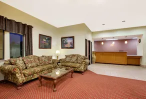 Hotel Blue Fairfield TX - Lobby