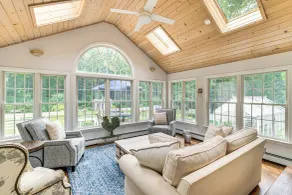 Pool, Gardens & Hot Tub: Luxe Sandy Hook Home! - Intérieur