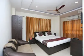 Hotel Sahu Near Kashi Vishwanath Temple Gate - Habitación