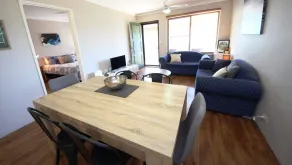'Rocks Retreat' - Dunbar Court Unit 2 - Renovated & Centrally Located - Spiseområde på rommet