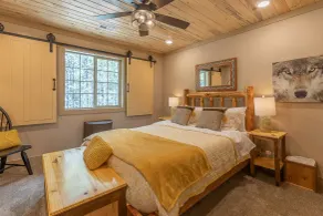 Uncle Chris Cabin by KABINO Air Conditioning Smart TVs Chefs Kitchen Spacious WiFi Grill Bills Island Reservoir Fishing - Chambre