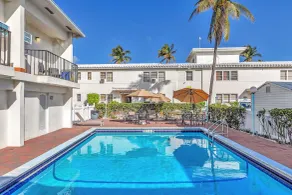 Neptune Oceanfront Rentals - Piscine
