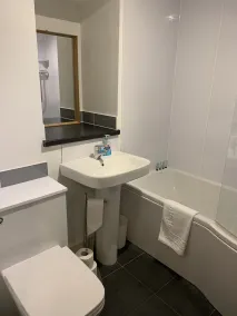 Aberdeen Serviced Apartments: Charlotte street - Badeværelse