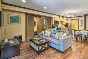 Coos Bay Cottage w/ Fireplace & BBQ Patio! - Interiør