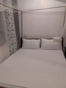 6 Park Retreat - Room