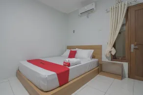 RedDoorz near RSUD Dr Abdul Aziz Singkawang - Room