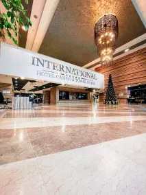 International Hotel Casino & Tower Suites - Resepsjon
