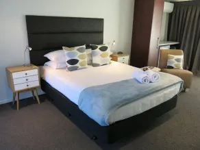 Merivale Apartments - Room