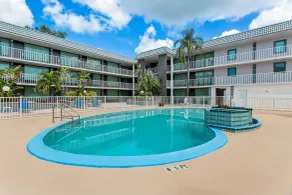 Quality Inn & Suites at Tropicana Field - Piscine