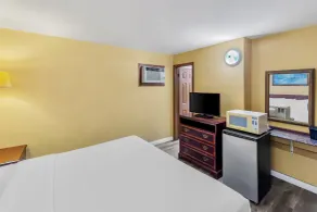DELUXE INN - Room