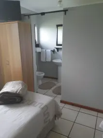 African Sun Guest House - Bathroom
