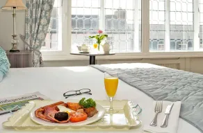 Hibernian Hotel & Leisure Centre - Habitación
