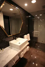 Ellen Hotel - Bathroom