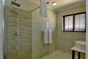 Seasons Golf, Leisure & Spa - Bathroom