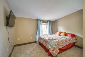Buskirk Vacation Rental w/ Deck & Putting Green! - Interior